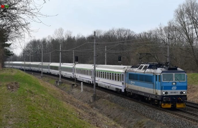 Kolejny pociąg tranzytowy PKP Intercity. Z Pragi do Przemyśla [film]