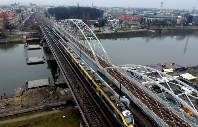Jak PLK prowadzi inwestycje z uwzględnieniem zagrożenia epidemicznego?