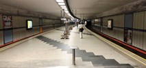 Metro bije rekordy spadków