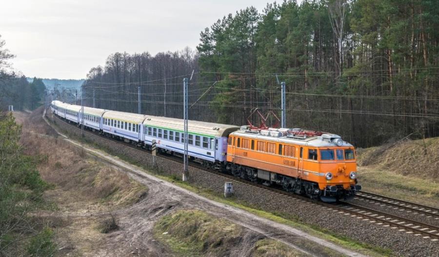 Wyniki przewozowe. Przed pandemią kolej pasażerska radziła sobie świetnie... Wyniki przewozowe. Przed pandemią kolej pasażerska radziła sobie świetnie...