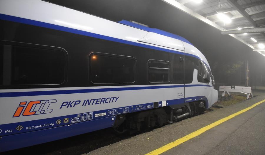 Pełny zwrot za bilet w PKP IC możliwy bez reklamacji. Trzeba jednak trochę poczekać Pełny zwrot za bilet w PKP IC możliwy bez reklamacji. Trzeba jednak trochę poczekać