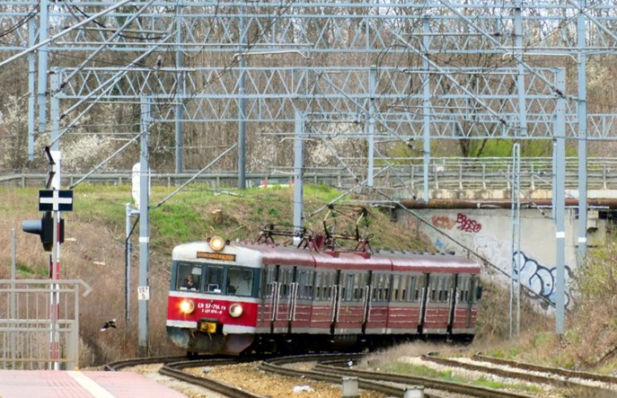 Łódź: Do Poznania niezmodernizowanym EN57