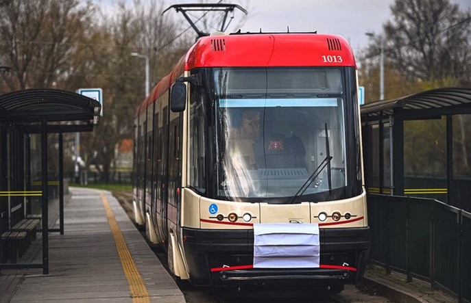 Nowe zasady bezpieczeństwa. Zasłaniaj nos i usta także w pociągu