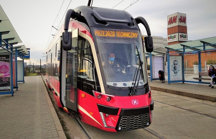 Tramwaje Śląskie: Wznowione odbiory nowego Moderusa. Wyjechał na miasto