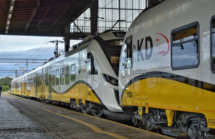 Koleje Dolnośląskie rozdają darmowe maseczki do biletów