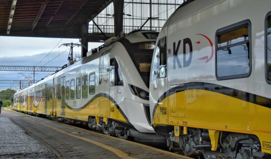Koleje Dolnośląskie rozdają darmowe maseczki do biletów Koleje Dolnośląskie rozdają darmowe maseczki do biletów