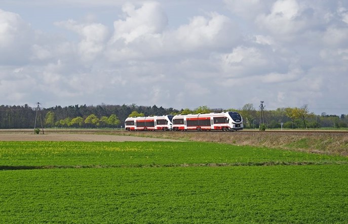 Są wyniki przewozowe za marzec. Kolej straciła co trzeciego pasażera