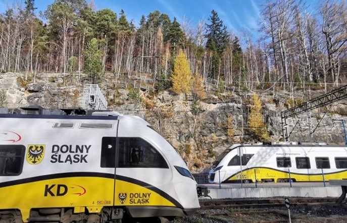 Pociągi wracają do ruchu na Dolnym Śląsku, Pomorzu i w Łódzkiem