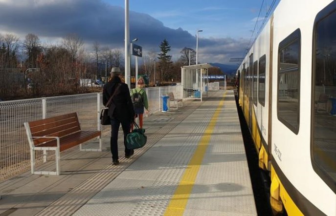 Jelenia Góra buduje dojścia do przystanku kolejowego Przemysłowa 