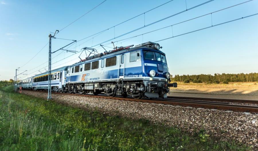 Na torach coraz więcej składów PKP Intercity – już blisko 100 pociągów wróciło do kursowania od 3 maja Na torach coraz więcej składów PKP Intercity – już blisko 100 pociągów wróciło do kursowania od 3 maja