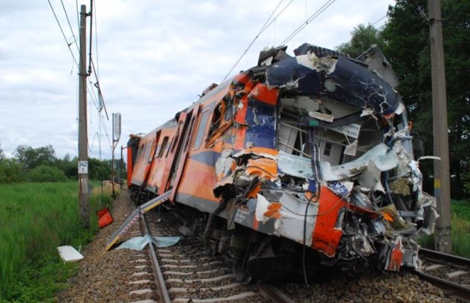 Polregio: Rozbity EN57AL będzie skasowany