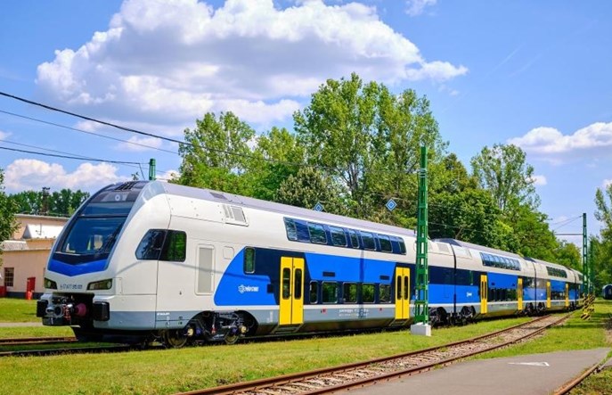 Węgry: Jeszcze więcej ezetów w MAV