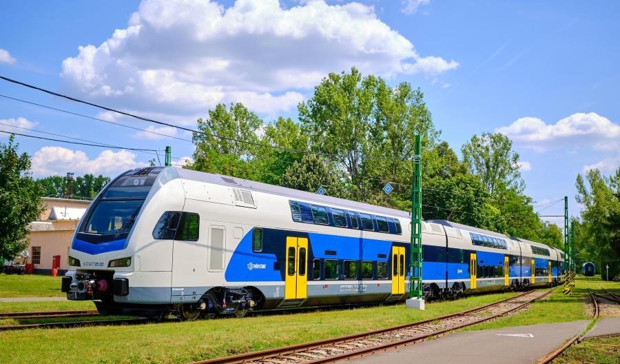 Węgry: Jeszcze więcej piętrowych ezetów w MAV Węgry: Jeszcze więcej piętrowych ezetów w MAV