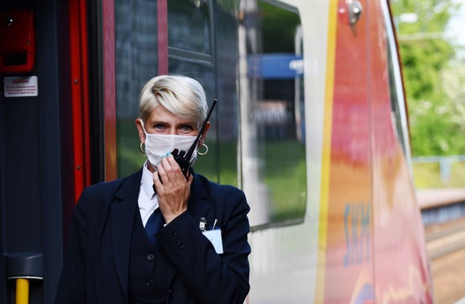 Kierowniczka pociągu SKM: Zdecydowana wększość pasażerów przestrzega obostrzeń