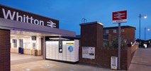 Na dworcach kolejowych South Western Railway pojawią się paczkomaty
