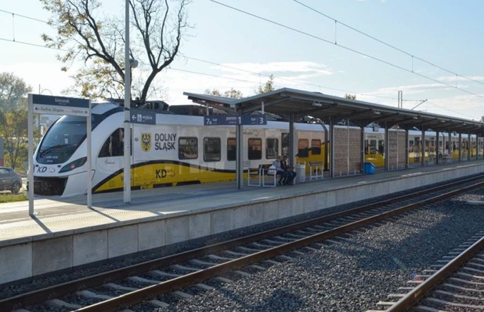 Utrudnienia na linii do Lubina potrwają do jutra [aktualizacja]