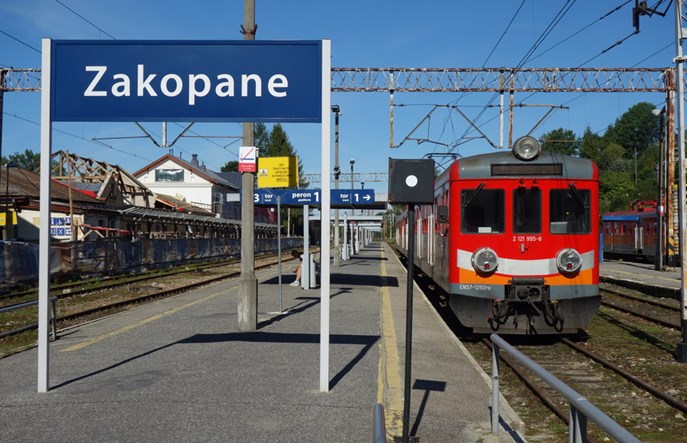Linia kolejowa Kraków – Zakopane ponownie otwarta. Jaki będzie czas przejazdu?