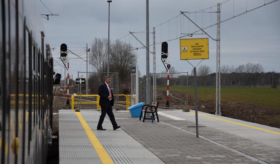 Pociąg TLK do Ustki poczeka na wolny tor 83 minuty. Mijanka w Charnowie nie będzie działać Pociąg TLK do Ustki poczeka na wolny tor 83 minuty. Mijanka w Charnowie nie będzie działać