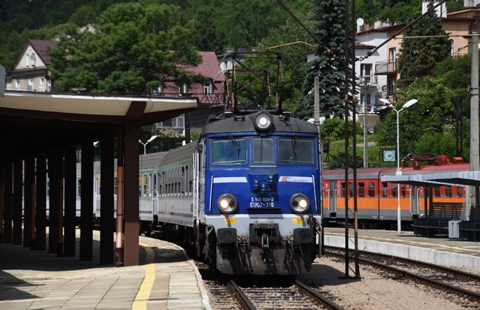 Przeglądy 48 elektrowozów PKP Intercity EU i EP07. Olkol i PKP Cargo z najlepszymi ofertami