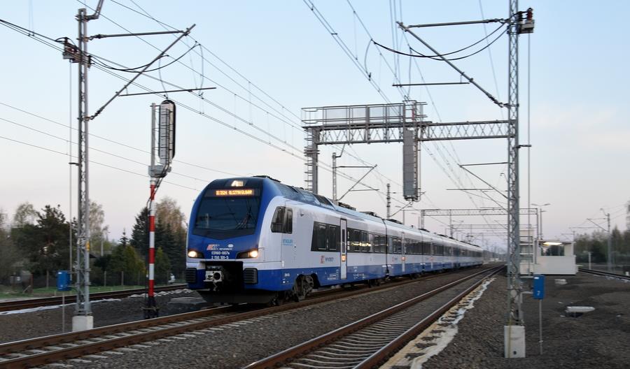 Linia radomska. Najpierw przejezdność, później dwa tory. 160 km/h w 2023 roku Linia radomska. Najpierw przejezdność, później dwa tory. 160 km/h w 2023 roku