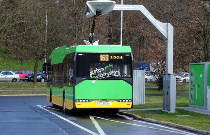 Poznań podpisał umowę na kolejne ładowarki dla elektrobusów