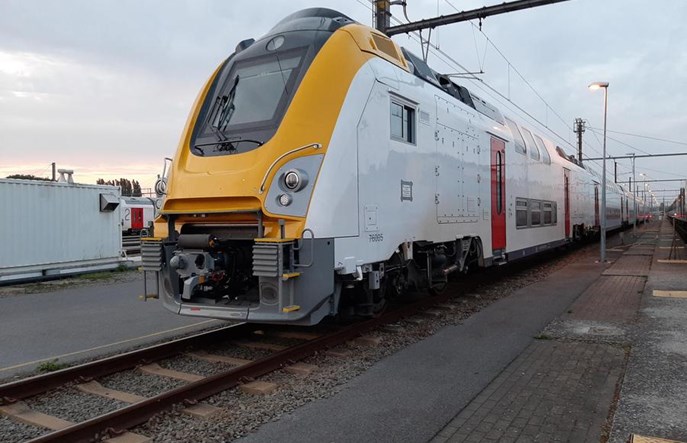 Koronawirus (i nie tylko) opóźnia dostawy piętrowych zestawów dla Kolei Belgijskich