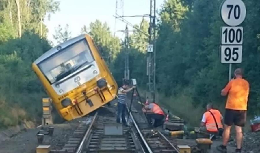 Kolejny wypadek w Czechach. Wykoleił się pociąg osobowy Kolejny wypadek w Czechach. Wykoleił się pociąg osobowy
