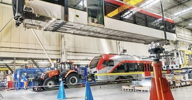 Pierwszy Flirt ŁKA rozbudowany o dodatkowy człon [zdjęcia]