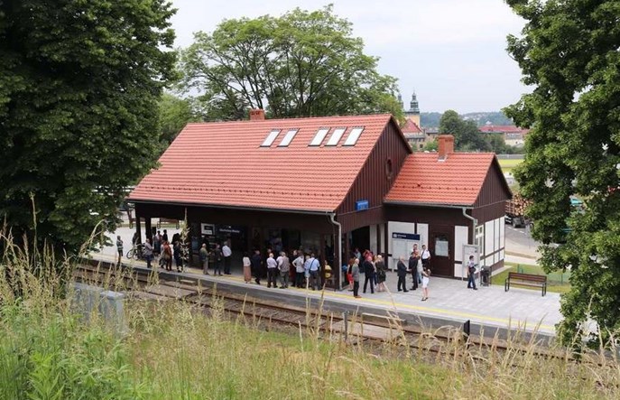 Głuchołazy bez krajowych pociągów. Czeskie mijają wyremontowany dworzec
