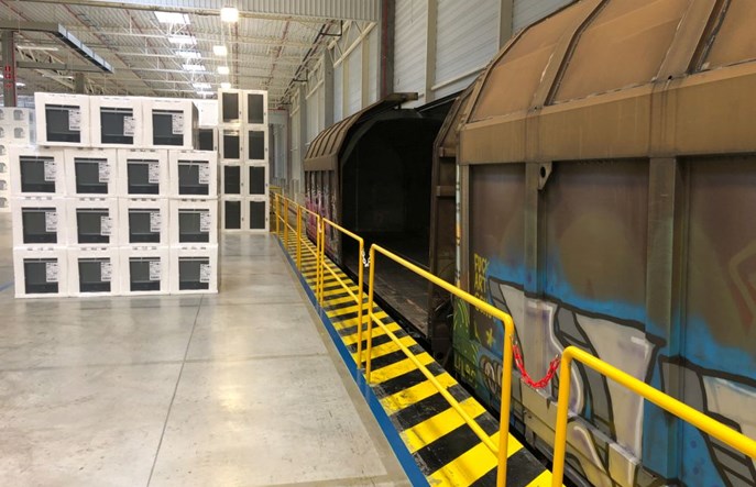 Electrolux przerzuca się na kolej