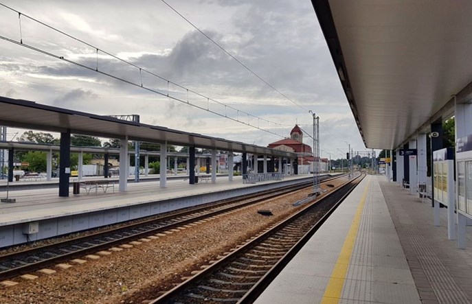 Warszawa: Wracają pociągi do Otwocka, zaczynają się utrudnienia w Rembertowie 