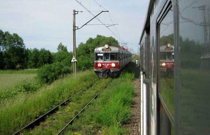 Poseł Gawkowski: Ustawowo zakażmy utrzymywania „0 km/h” na liniach kolejowych