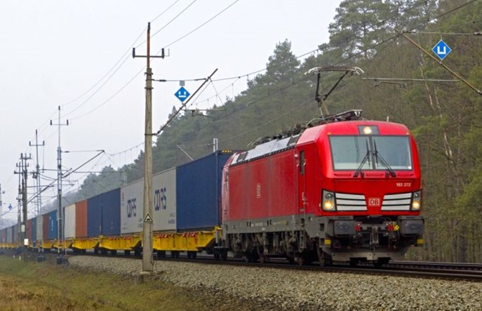 DB Cargo Polska z przetargiem na cztery lokomotywy wielosystemowe 