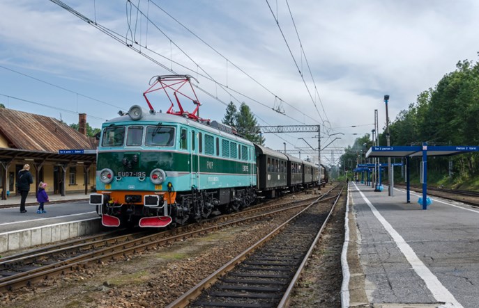 Komisja Europejska zatwierdziła unijne dofinansowanie kolejowej zakopianki