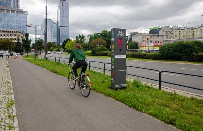 Warszawa: Totemy rowerowe już gotowe. Wiadomo kiedy zwolnić, kiedy przyspieszyć