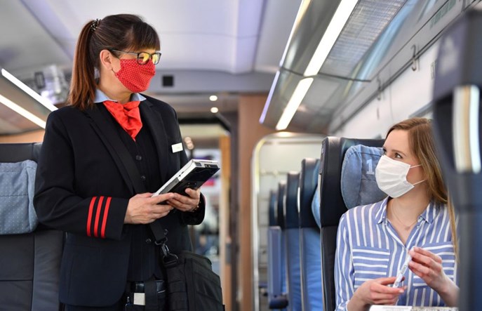 Niemcy: Konduktorzy będą egzekwowali kary za brak maseczek? Związkowcy protestują