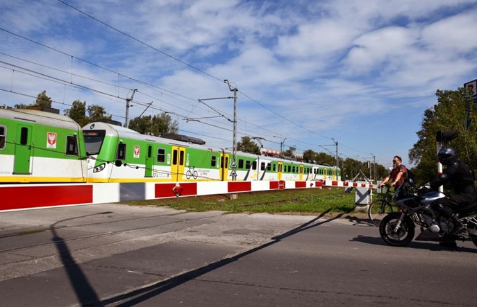 PLK: W wakacje było osiem razy mniej ofiar wypadków na przejazdach