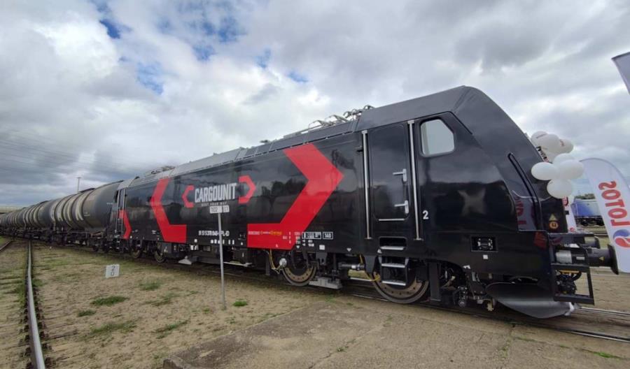 Bombardier dostarcza CARGOUNIT pierwszą z trzech lokomotyw TRAXX Bombardier dostarcza CARGOUNIT pierwszą z trzech lokomotyw TRAXX