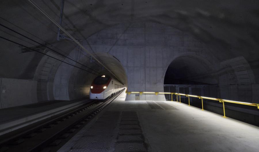 Szwajcaria: Tunel pod przełęczą Ceneri otwarty Szwajcaria: Tunel pod przełęczą Ceneri otwarty
