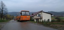 Podkarpackie: Dwóch na trzech mieszkańców terenów wiejskich nie ma dostępu do transportu