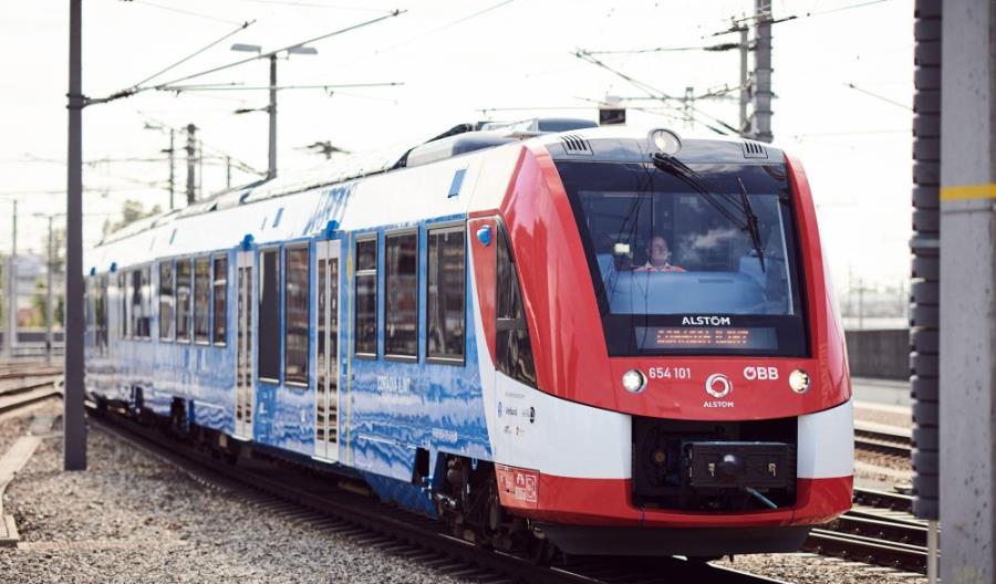 Wodorowy pociąg iLint w ruchu pasażerskim w Austrii Wodorowy pociąg iLint w ruchu pasażerskim w Austrii