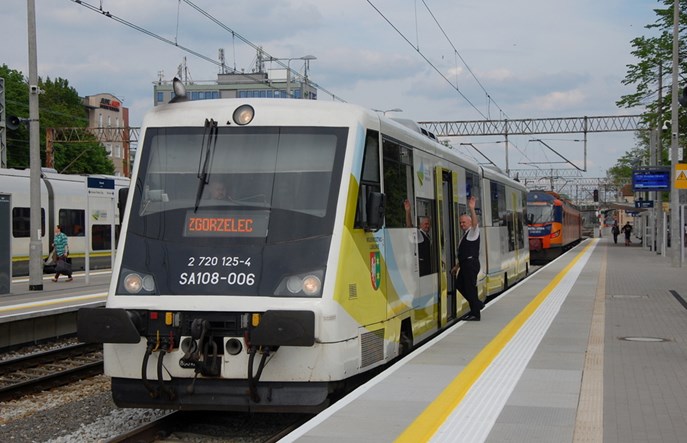Pociąg między Iłową Żagańską a Żarami może jechać ponad godzinę. Kursował w 17 minut