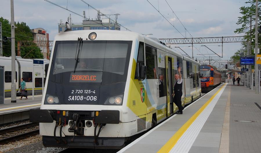 Pociąg między Iłową Żagańską a Żarami może jechać ponad godzinę. Kursował w 17 minut Pociąg między Iłową Żagańską a Żarami może jechać ponad godzinę. Kursował w 17 minut