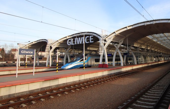 Bittel: Nowy system sprzedaży biletów ułatwi dostęp do kolei