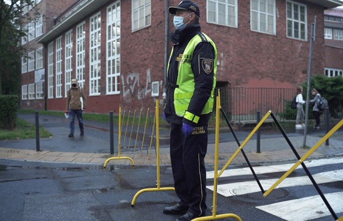 Wrocław zamyka ulice przy szkołach. Pilotaż projektu „Szkolna ulica”