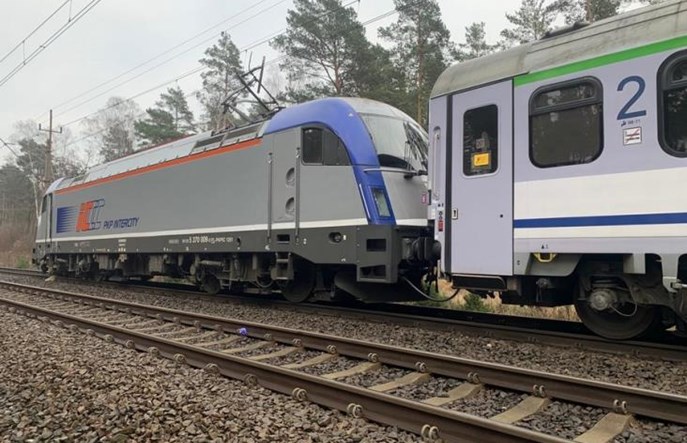 Kursuje 8 z 10 lokomotyw wielosystemowych PKP IC. Otwarcie ofert na nowe przełożone