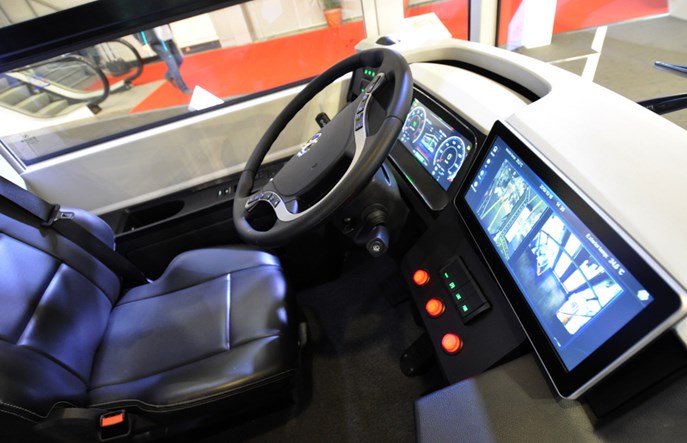 Elektryczne autobusy dalekobieżne i wodorowe ciągniki siodłowe – jaka przyszłość napędów alternatywnych? 