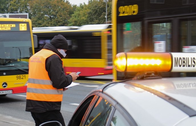 Warszawa: Pierwszy dzień z nowymi obostrzeniami w komunikacji