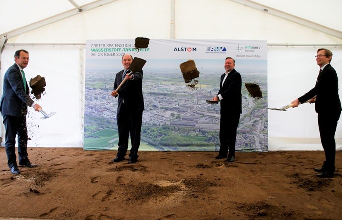 Rusza budowa pierwszej stacji tankowania wodoru dla seryjnych pociągów iLint