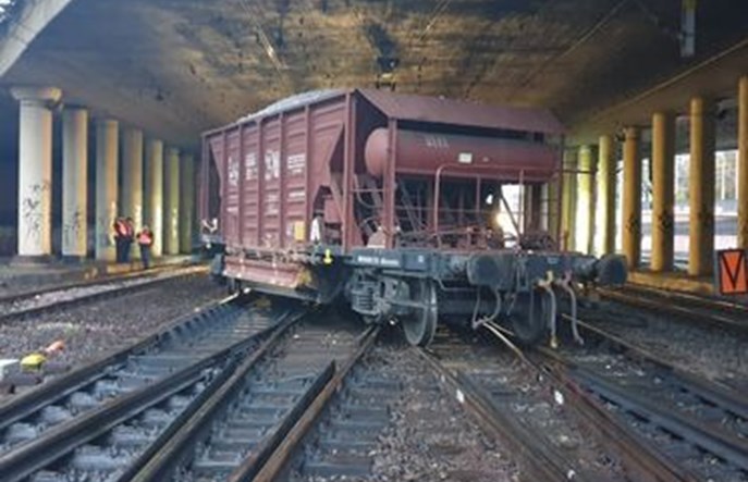 Gdańsk: Utrudnienia po wykolejeniu pociągu wracającego z placu budowy